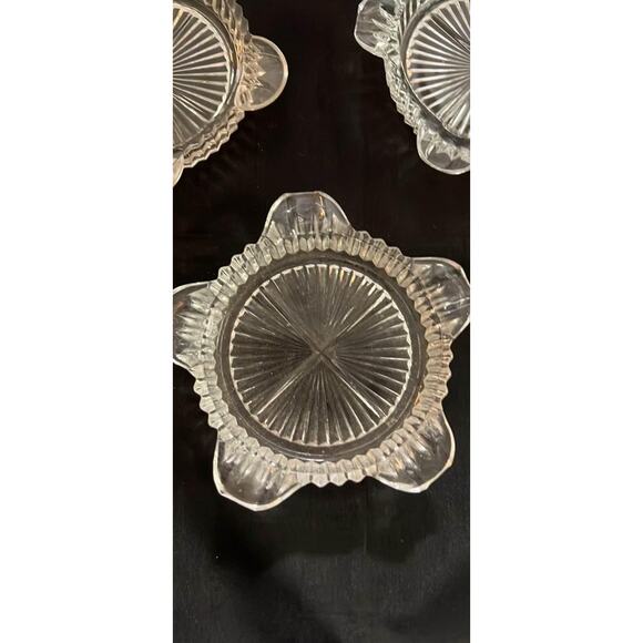 Vintage Mid Century Round Glass ashtrays- Set of 3 - Picture 7 of 10